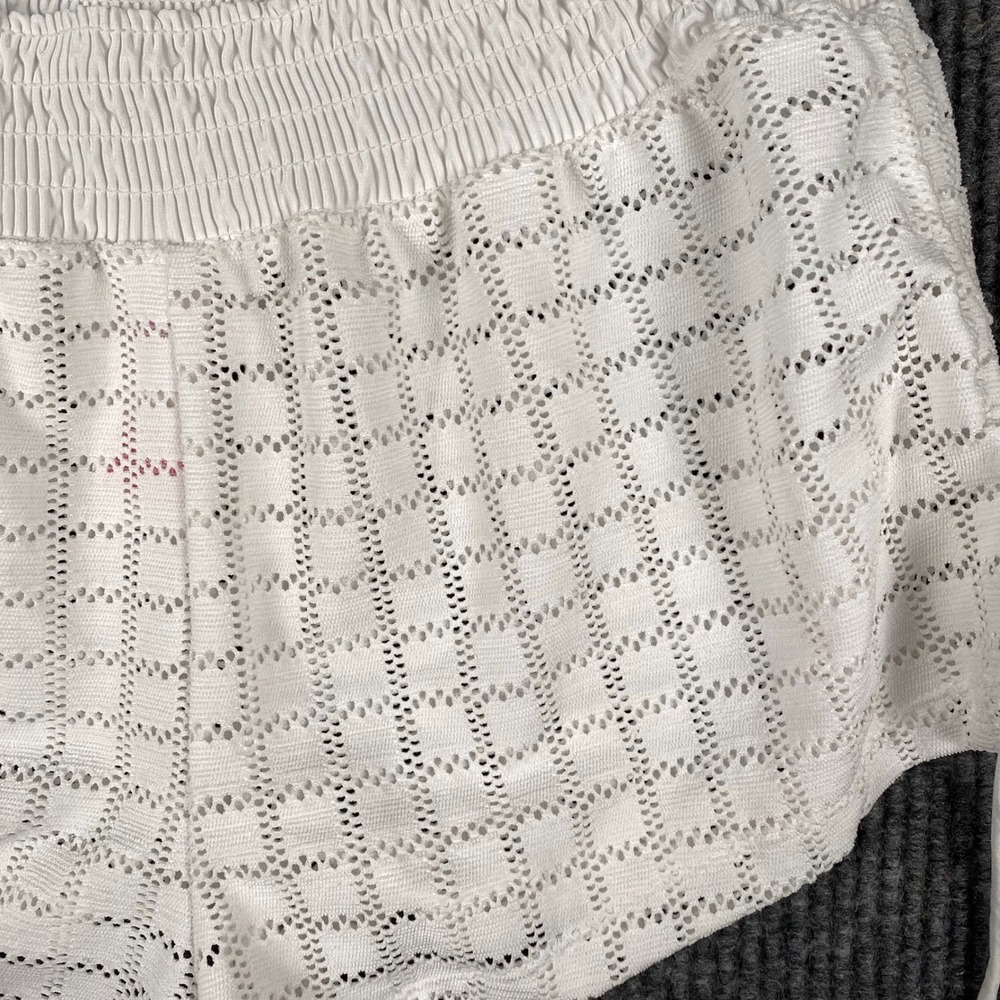 No Boundaries Womens White Pointelle Smocked Swim Boardshorts Large 11-13 NWT - Picture 7 of 7